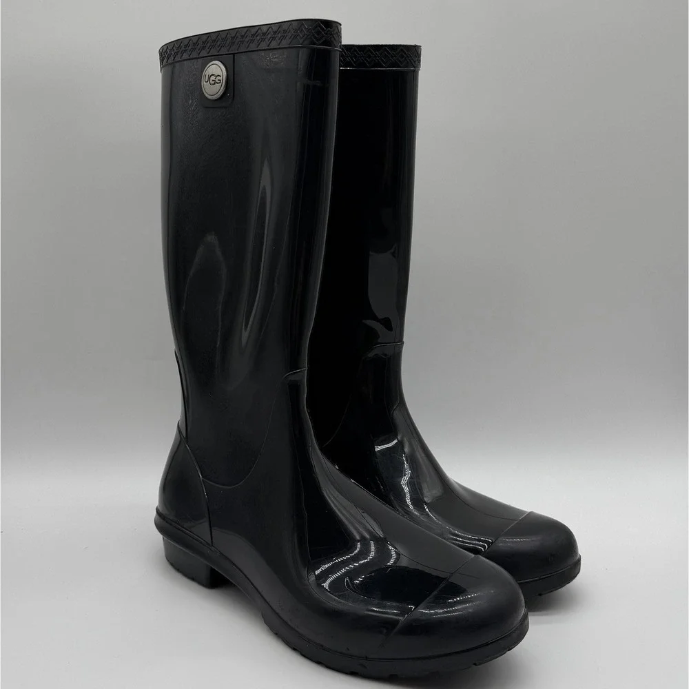 UGG Women's Shaye Rubber Rain Boots Sheepskin Insole Shiny Black Gloss Size 9